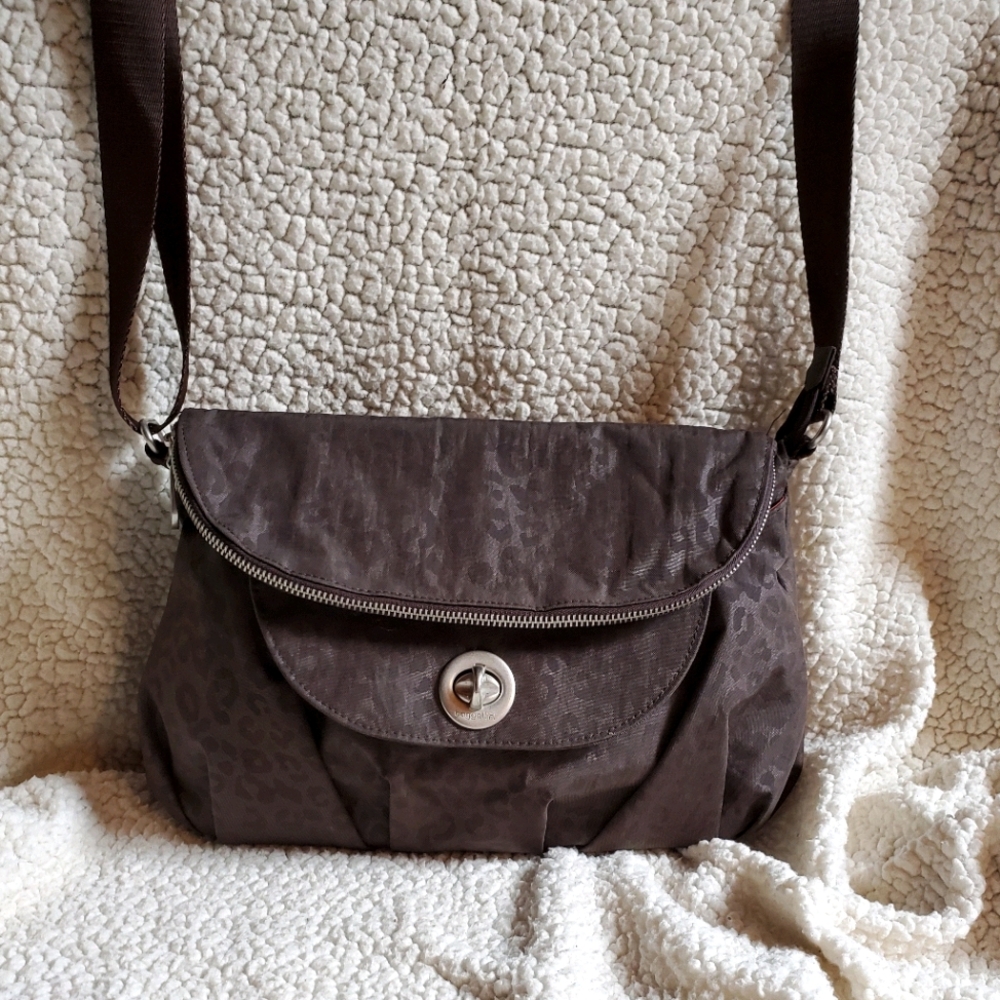 Baggallini Brown Leopard Print Bag